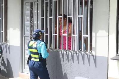 Puerta a puerta, el equipo de educación vial sensibilizó a la comunidad de Ciudad Boquía, en busca de una mejor convivencia