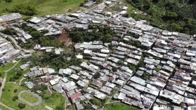 En riesgo 64 viviendas de características no formales en el barrio Danubio de Pereira