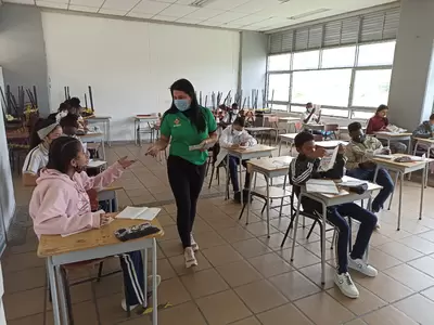 Comunidad del colegio Jaime Salazar Robledo participó en nueva jornada de socialización sobre el manual de usuario de Megacable