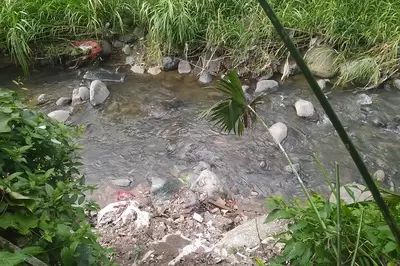 Vigías y Policía hicieron visita al barrio El Triunfo por denuncia sobre mal manejo de escombros