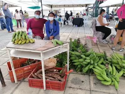 El parque mirador de Altagracia se reactivó con el mercado campesino y la feria artesanal