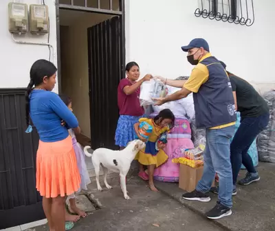 Treinta toneladas de alimento han sido entregadas a los damnificados de la Avenida del Río