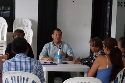 Secretario de vivienda social atiende a comunidades de el Poblado I y corregimiento de tribunas