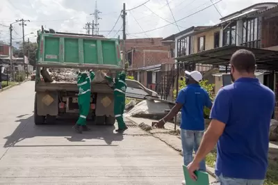 HABITANTES DE TOKIO ACOGIERON POSITIVAMENTE LA JORNADA DE RECOLECCIÓN DE INSERVIBLES